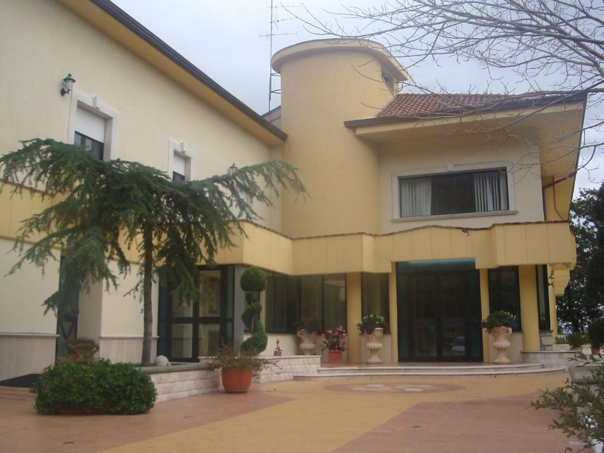 Hotel Al Querceto Tocco Caudio Eksteriør bilde